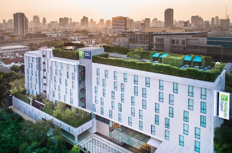 Holiday Inn Express Bangkok Soi Soonvijai - Genel