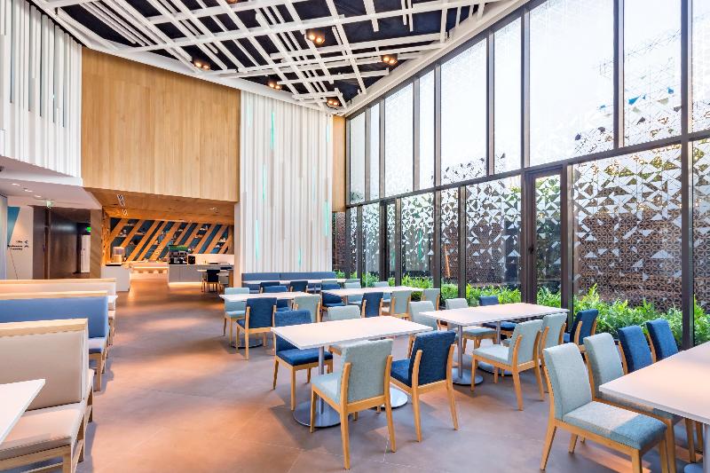Holiday Inn Express Bangkok Soi Soonvijai - Restoran