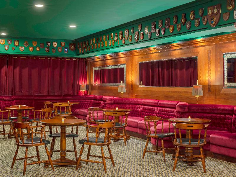 Queen Elizabeth 2 - Bar