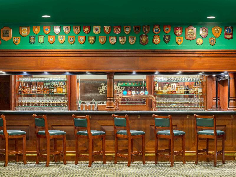 Queen Elizabeth 2 - Bar
