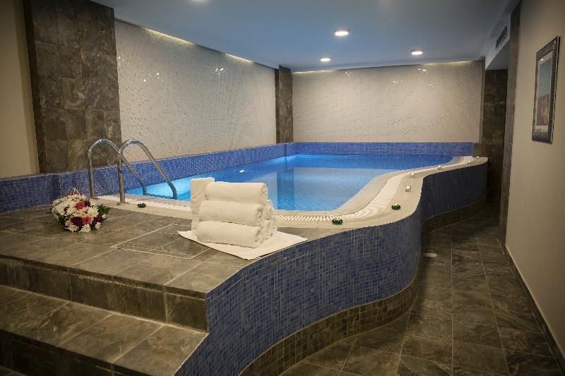 Aswar Hotel Suites Riyadh - Havuz