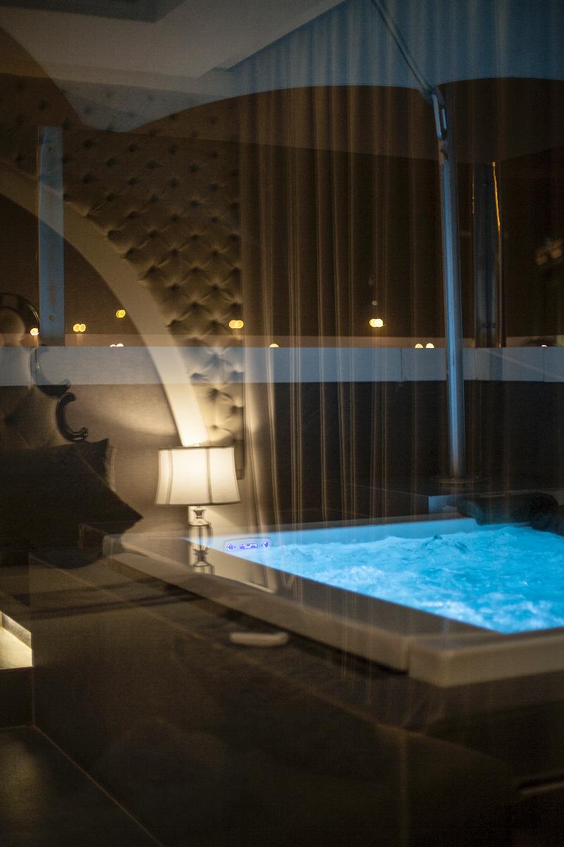 Aswar Hotel Suites Riyadh - Havuz
