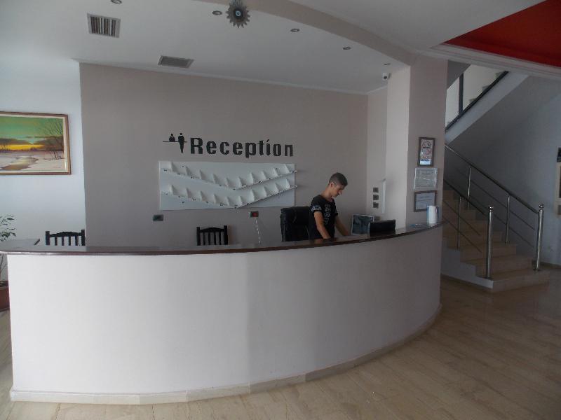 Hotel Joni Kompleks - Lobi