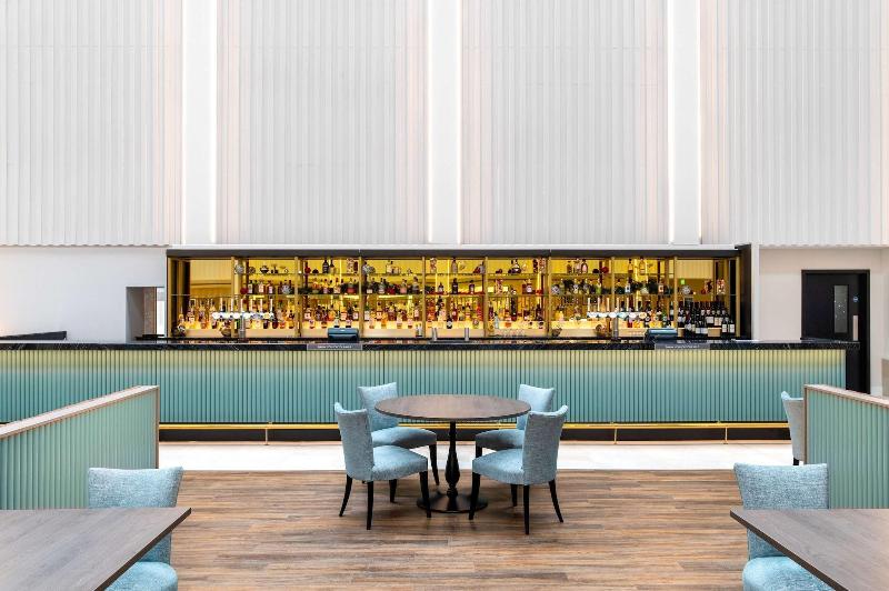 Hilton London Gatwick Airport - Bar