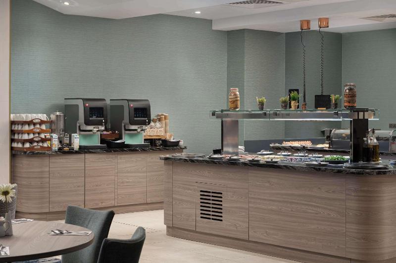 Hilton London Gatwick Airport - Restoran