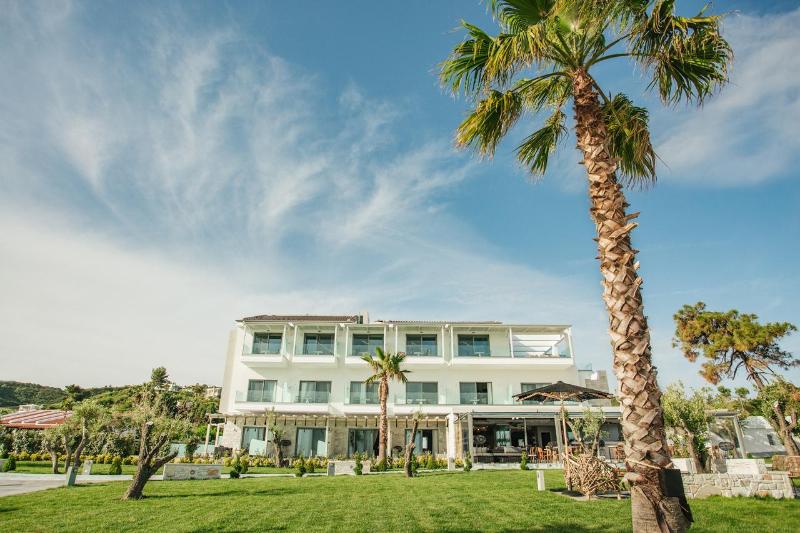 Blue Carpet Luxury Suites - Lobi