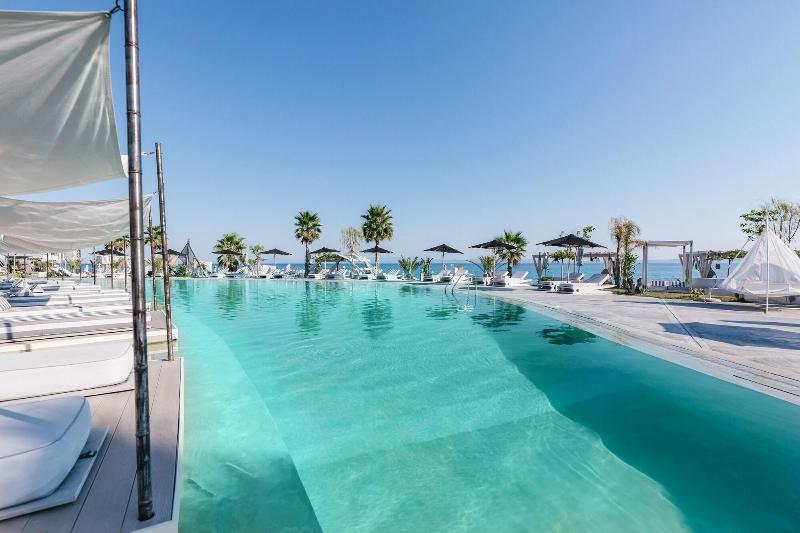 Blue Carpet Luxury Suites - Aktivite