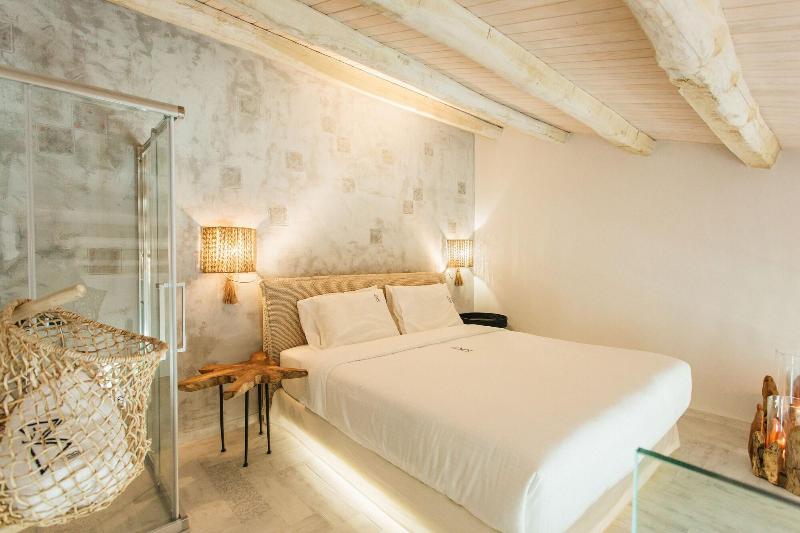 Blue Carpet Luxury Suites - Oda