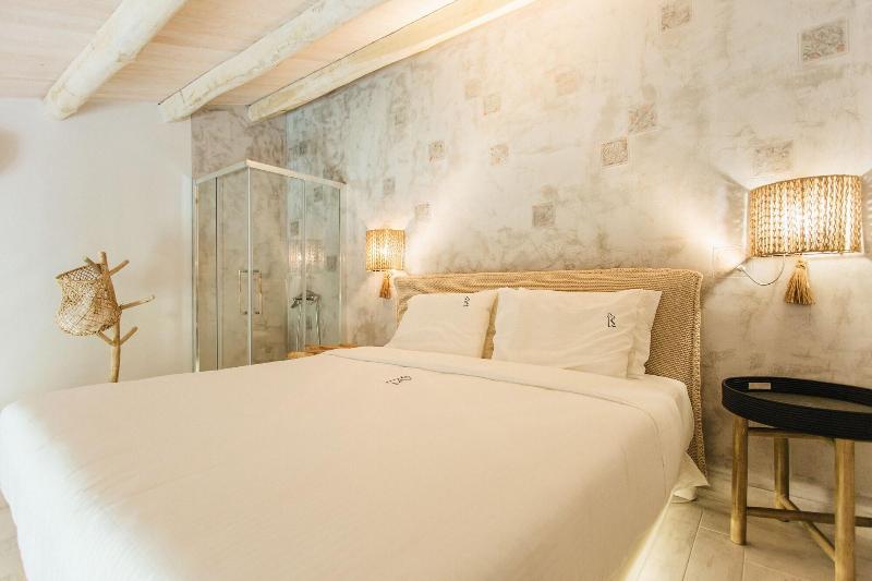 Blue Carpet Luxury Suites - Oda