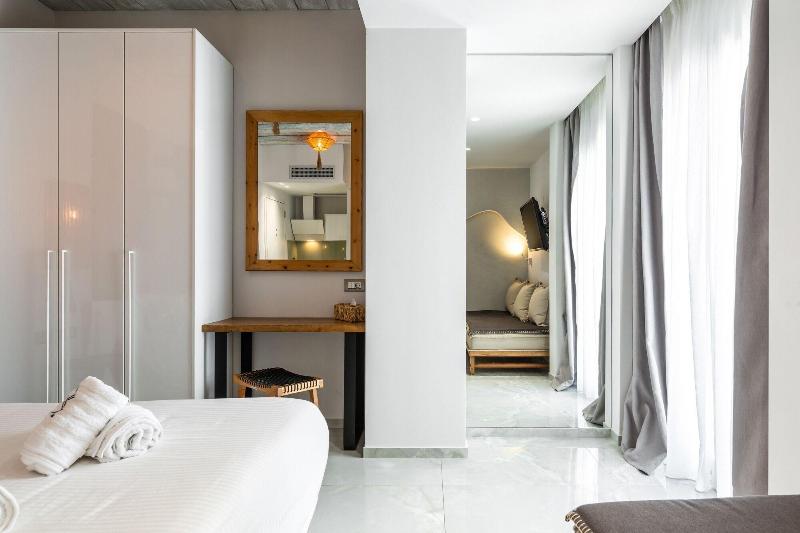 Blue Carpet Luxury Suites - Oda