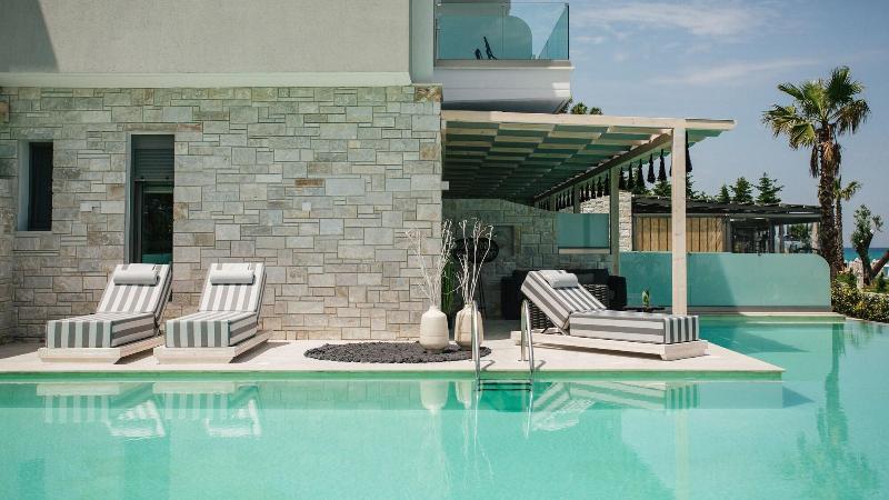 Blue Carpet Luxury Suites - Oda