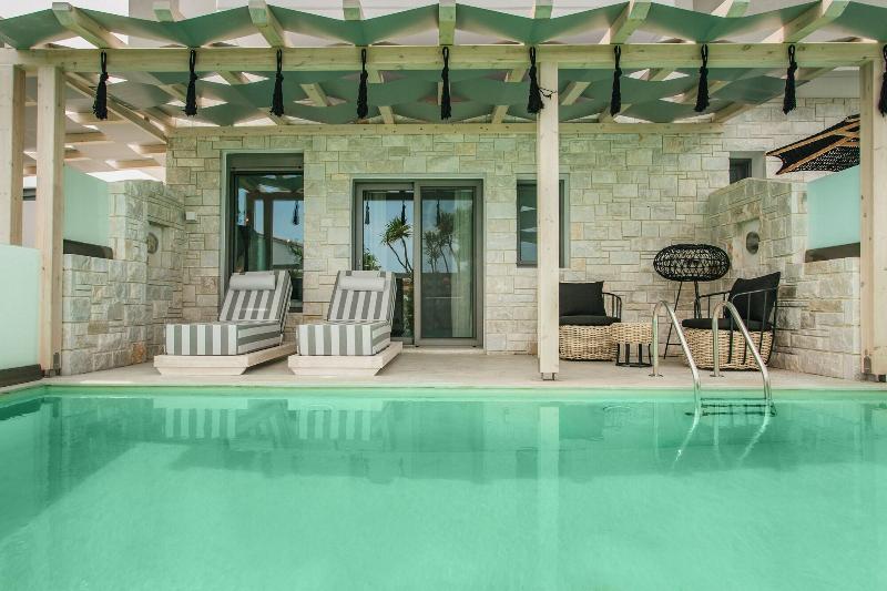 Blue Carpet Luxury Suites - Oda