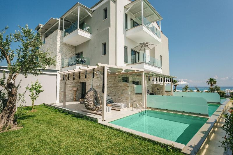 Blue Carpet Luxury Suites - Oda