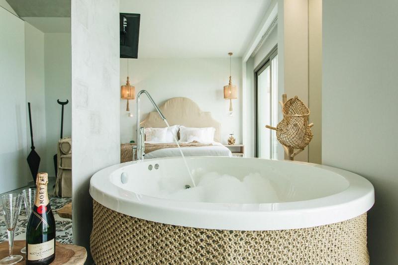 Blue Carpet Luxury Suites - Oda