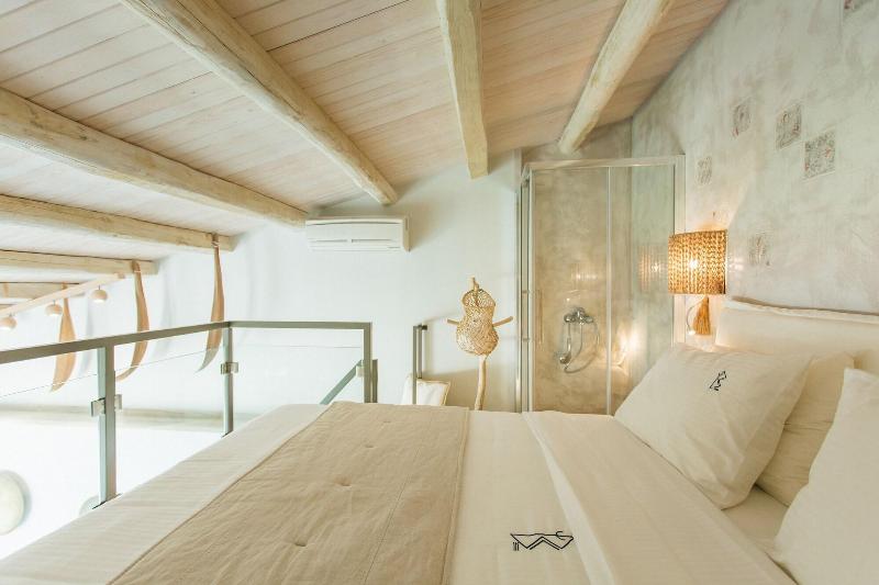 Blue Carpet Luxury Suites - Oda