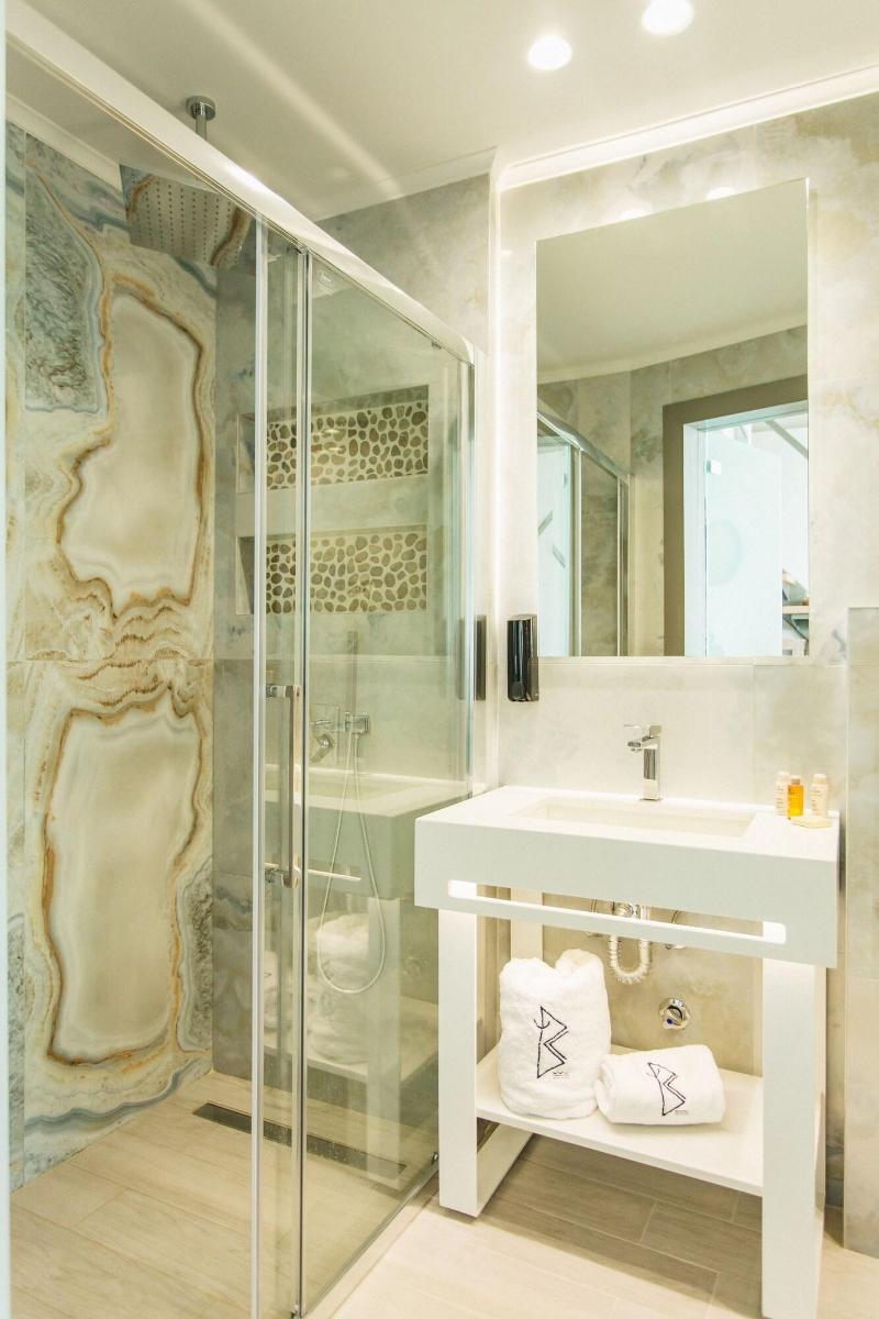 Blue Carpet Luxury Suites - Oda
