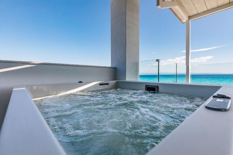 Blue Carpet Luxury Suites - Oda