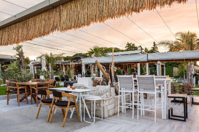Blue Carpet Luxury Suites - Restoran