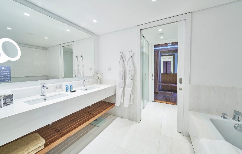 Les Suites At The Cliff Bay - Oda