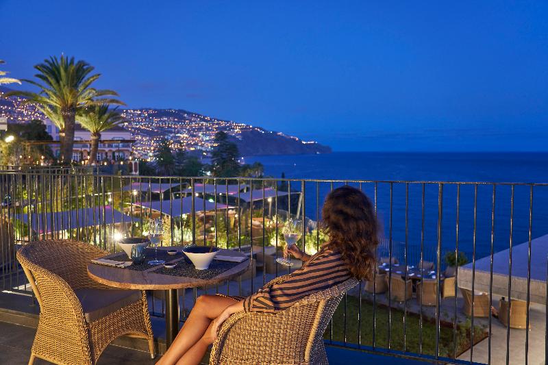 Les Suites At The Cliff Bay - Restoran