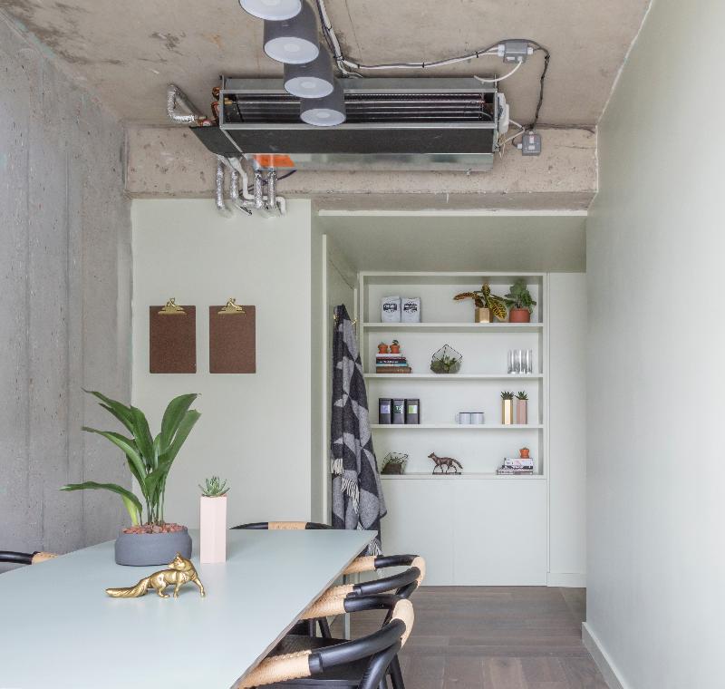 Leman Locke, Aldgate - Toplantı