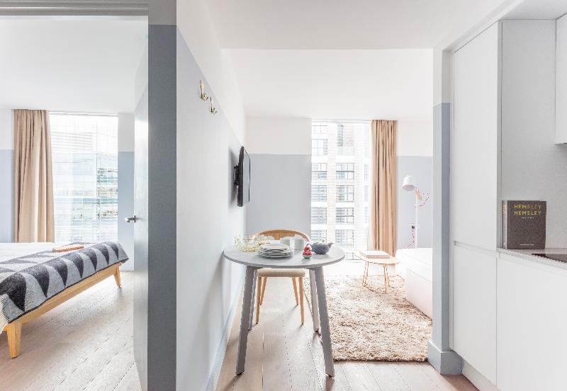 Leman Locke, Aldgate - Oda