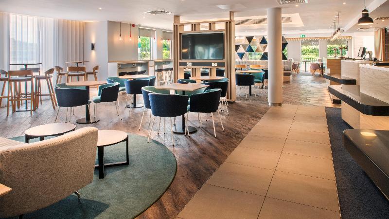 Holiday Inn Express Oxford - Kassam Stadium - Bar
