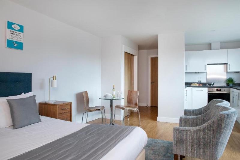 HQ Aparthotel Farnborough - Oda