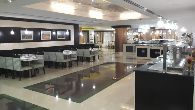Golden Tulip Headington Ruwi - Restoran