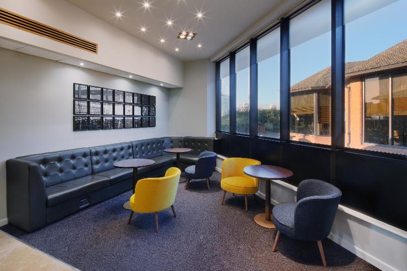 DoubleTree by Hilton Manchester Airport - Lobi