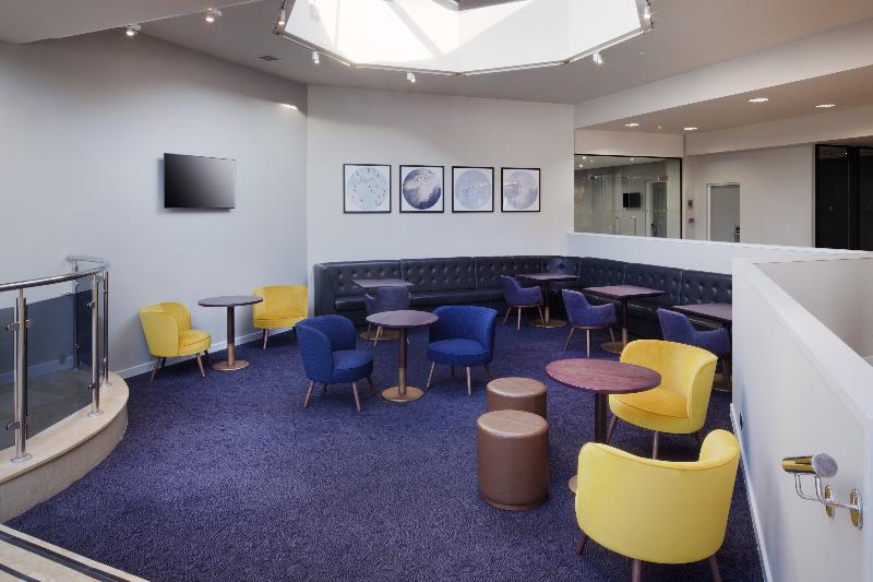 DoubleTree by Hilton Manchester Airport - Lobi