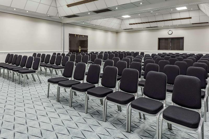 DoubleTree by Hilton Manchester Airport - Toplantı