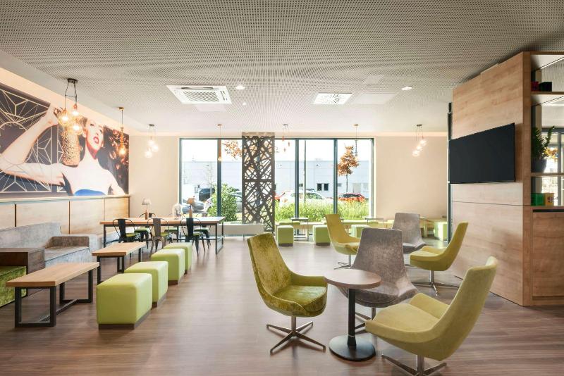 Super 8 by Wyndham Munich City North - Lobi