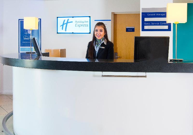 Holiday Inn Express Cambridge - Lobi