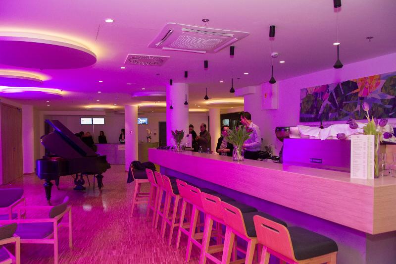 Academia - Bar