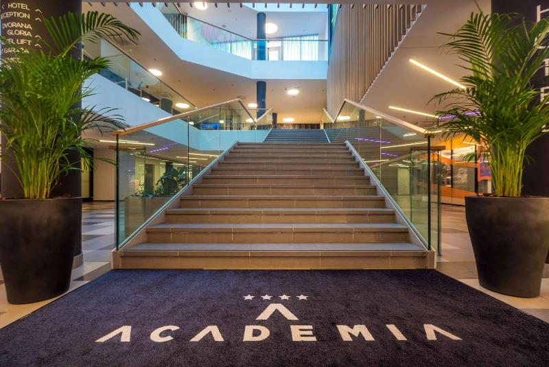 Academia - Lobi