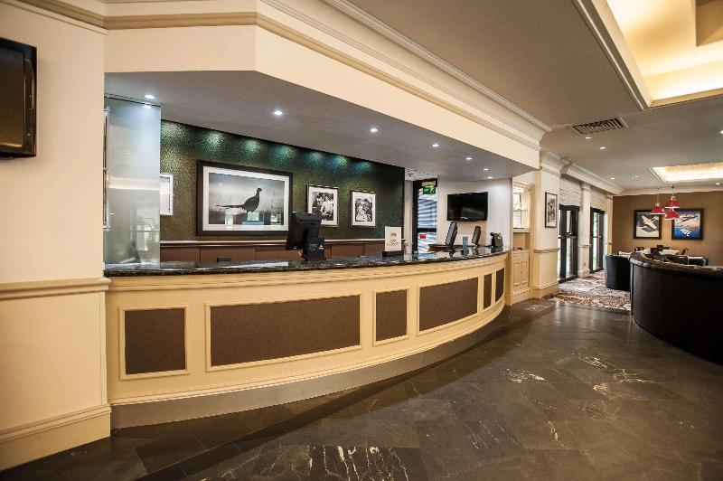 Doubletree by Hilton Edinburgh Airport - Lobi