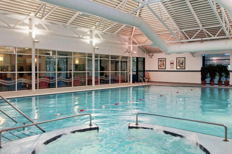 Doubletree by Hilton Edinburgh Airport - Havuz