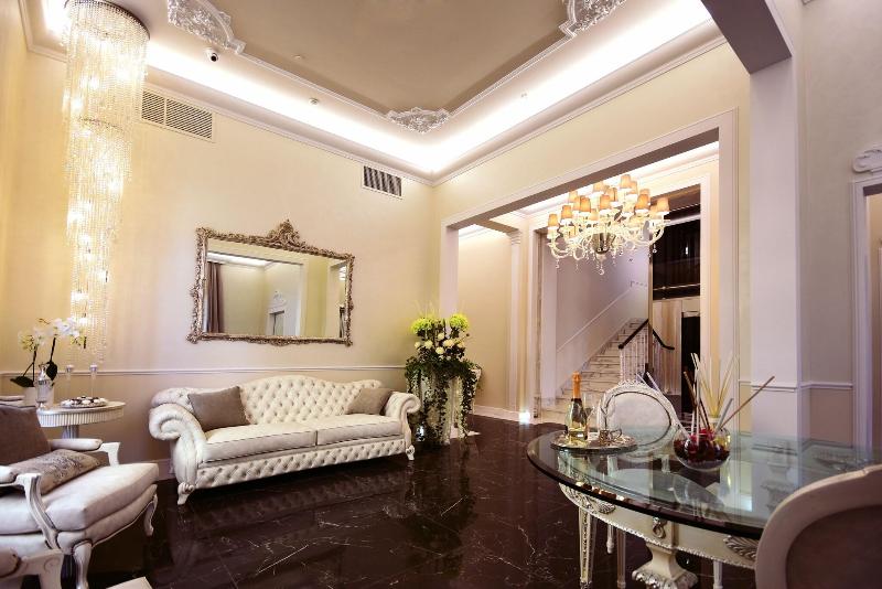 The Moon Boutique Hotel - Lobi