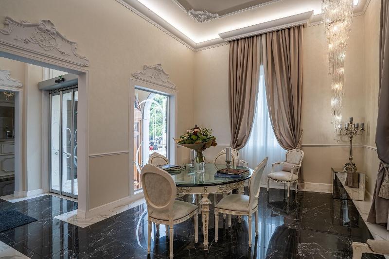 The Moon Boutique Hotel - Lobi