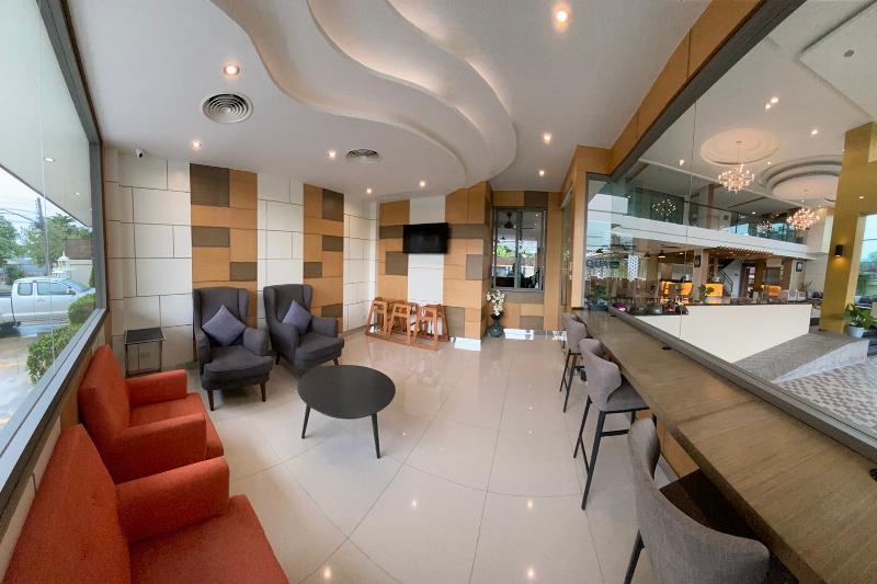 Aqua Resort Phuket Near Beach by ZUZU - Lobi