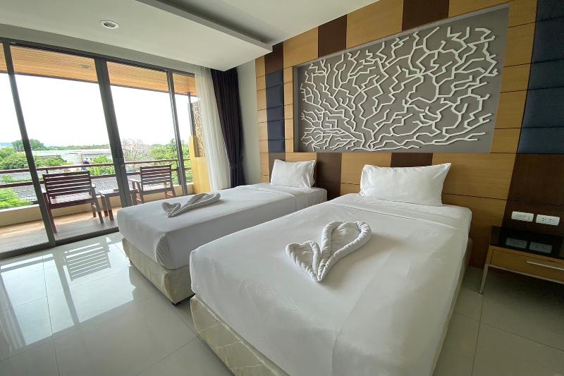 Aqua Resort Phuket Near Beach by ZUZU - Oda