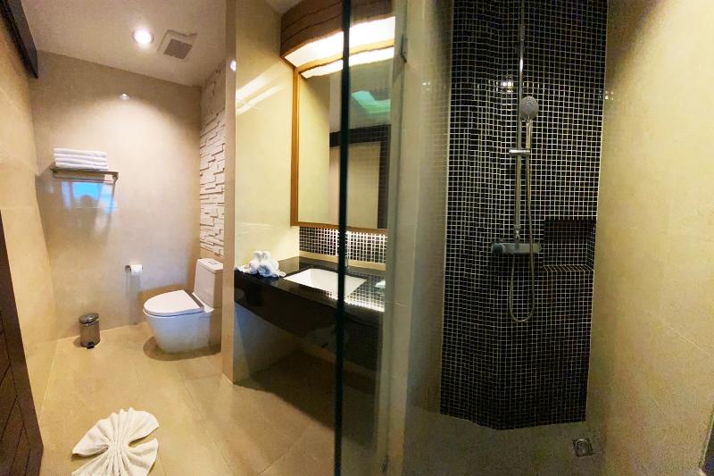 Aqua Resort Phuket Near Beach by ZUZU - Oda
