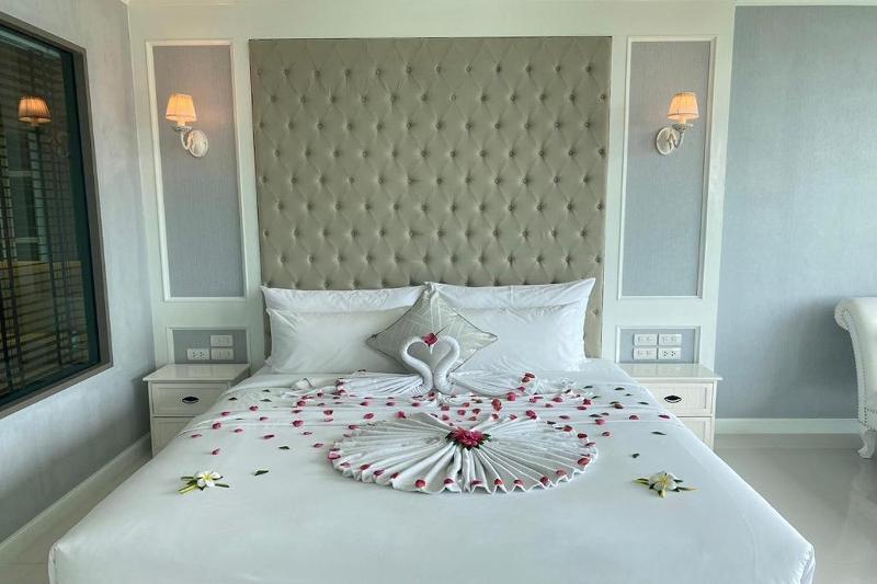 Aqua Resort Phuket Near Beach by ZUZU - Oda