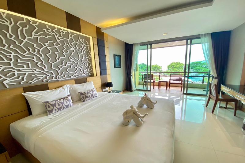 Aqua Resort Phuket Near Beach by ZUZU - Oda