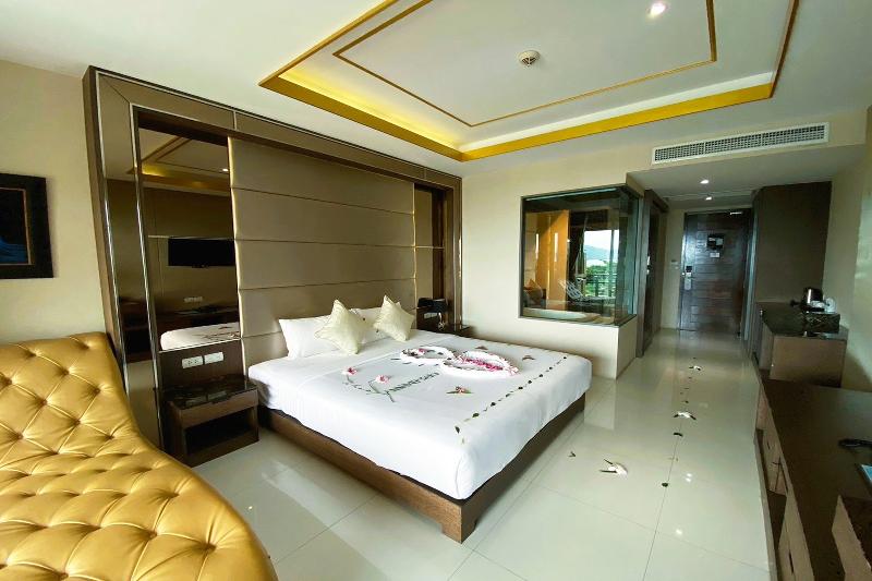 Aqua Resort Phuket Near Beach by ZUZU - Oda