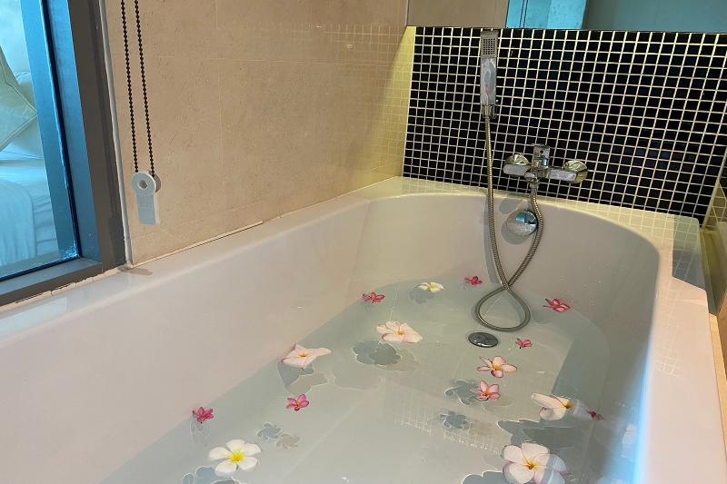Aqua Resort Phuket Near Beach by ZUZU - Oda