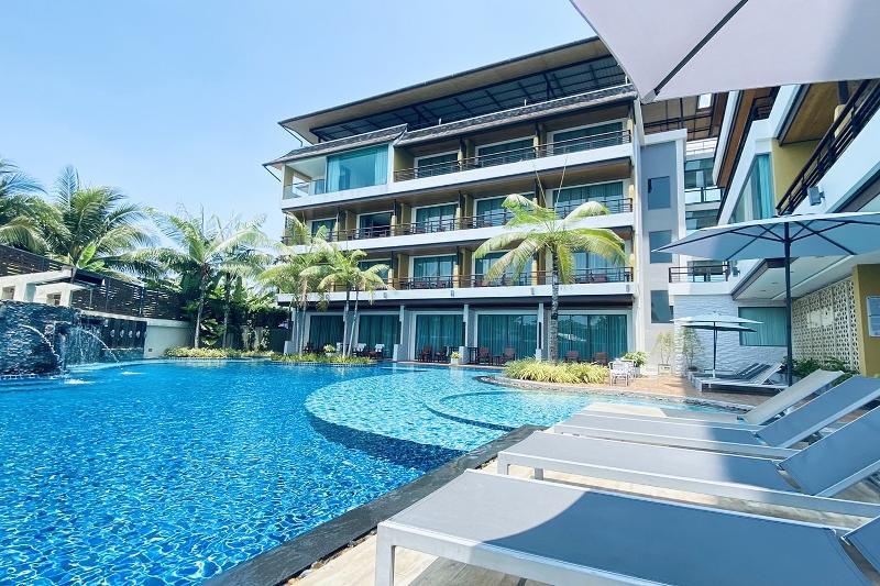 Aqua Resort Phuket Near Beach by ZUZU - Havuz
