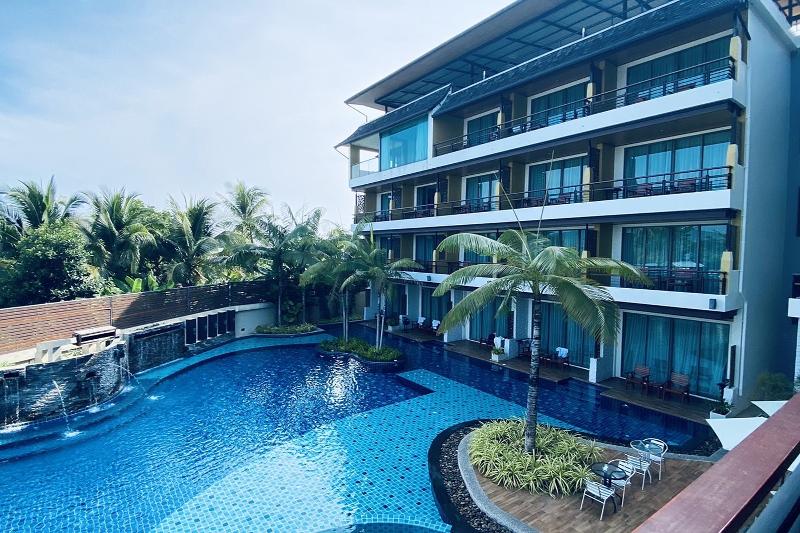 Aqua Resort Phuket Near Beach by ZUZU - Havuz