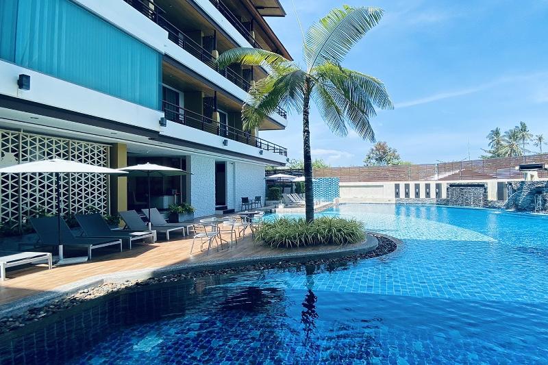 Aqua Resort Phuket Near Beach by ZUZU - Havuz